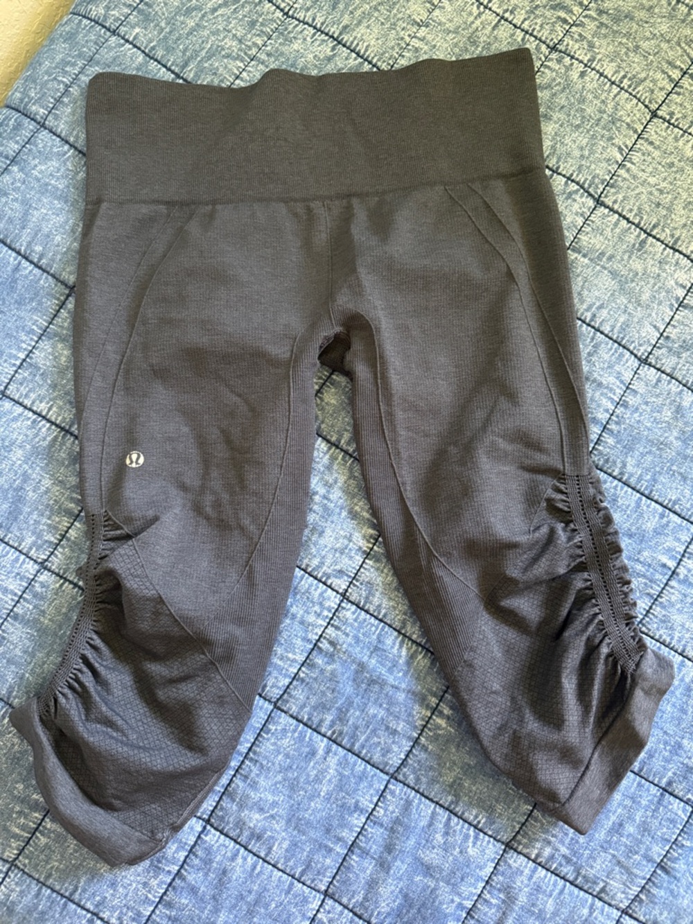 lululemon athletica gray Ruched Capri Leggings size 8